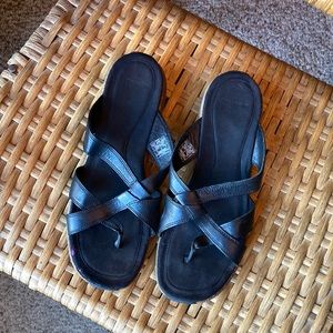 Merrell Sundial Cross women’s black leather thong sandal slides
